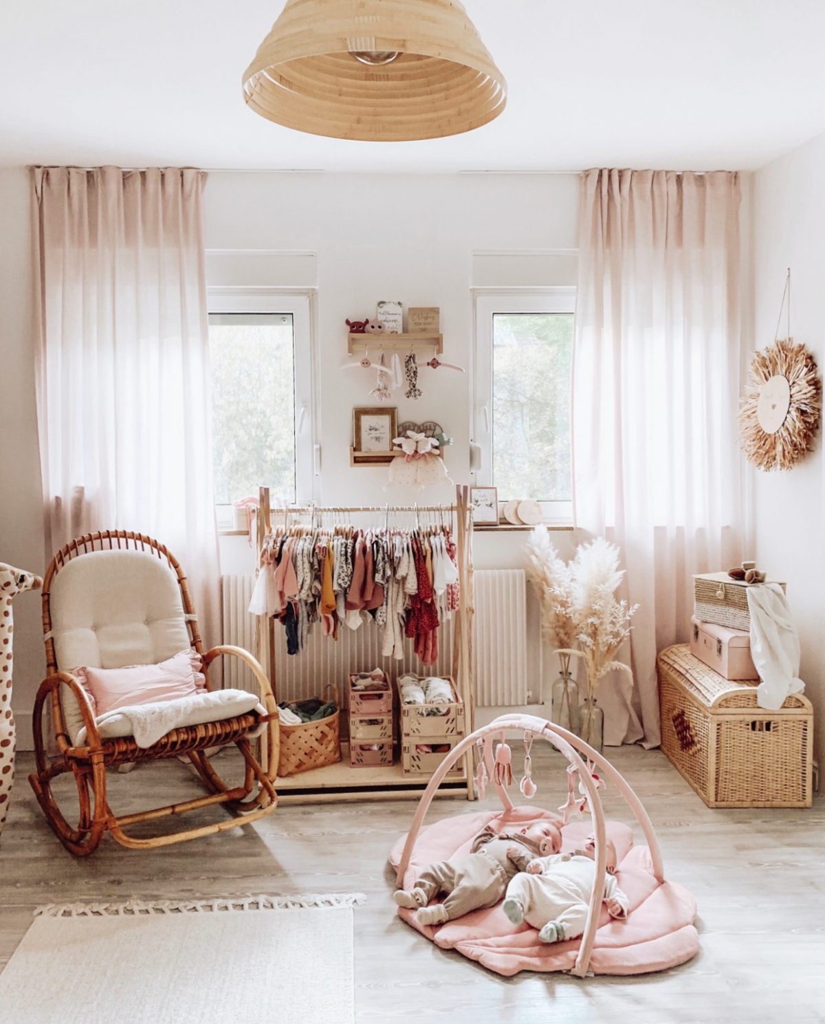 Babyzimmer für Zwillinge im Boho Stil