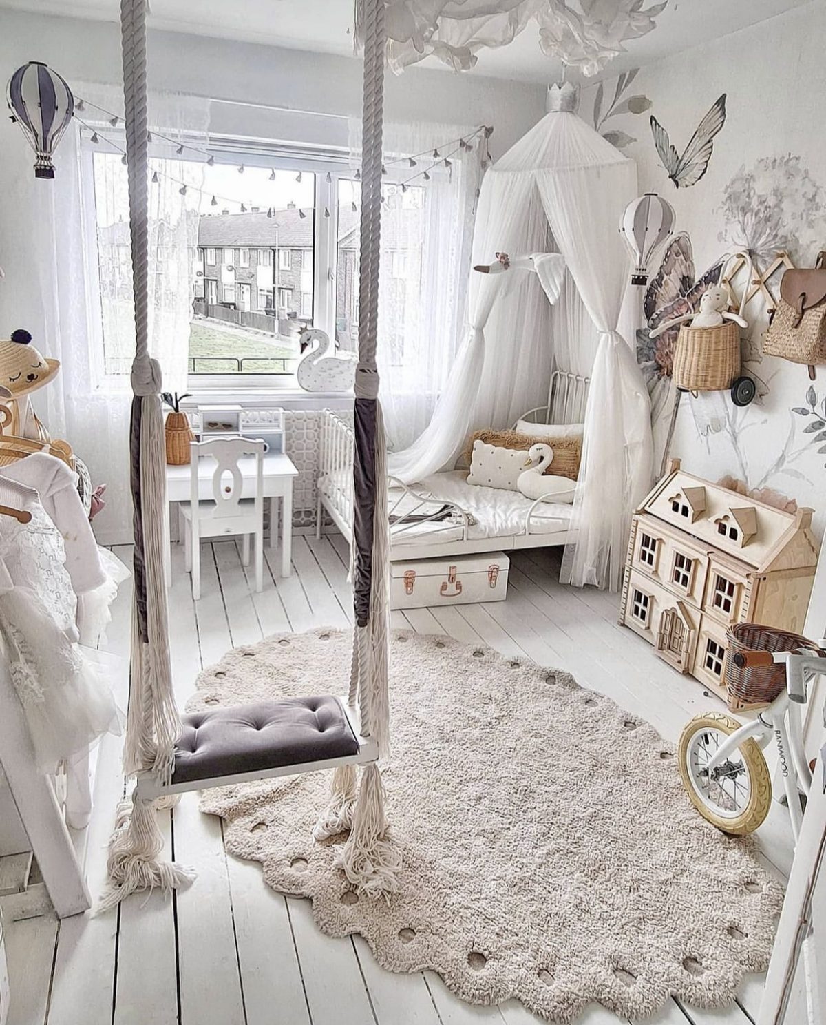 Boho Kinderzimmer in Weiß & Beige