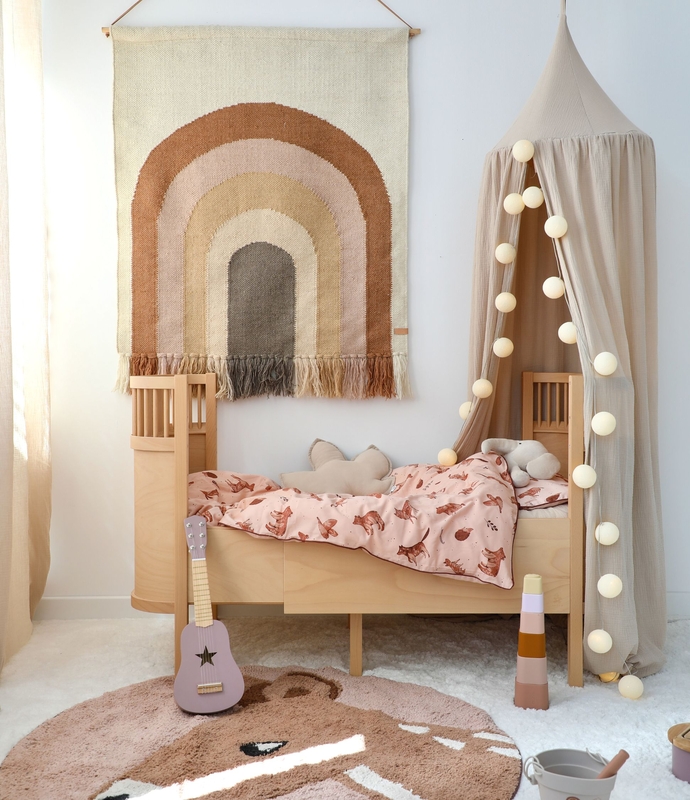 Kleinkindzimmer mit Sebra Bett &amp; Deko in Beige &amp; Altrosa