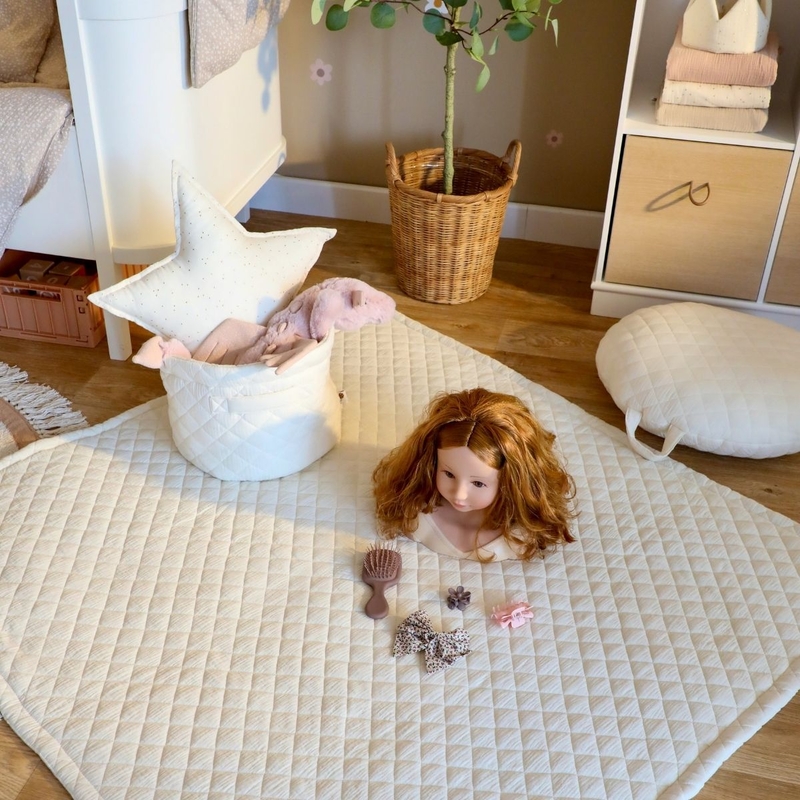 Shop-the-look-kinderzimmer-maedchen-kinderbett-puderrosa-beige-dinkiballoon-240929n2