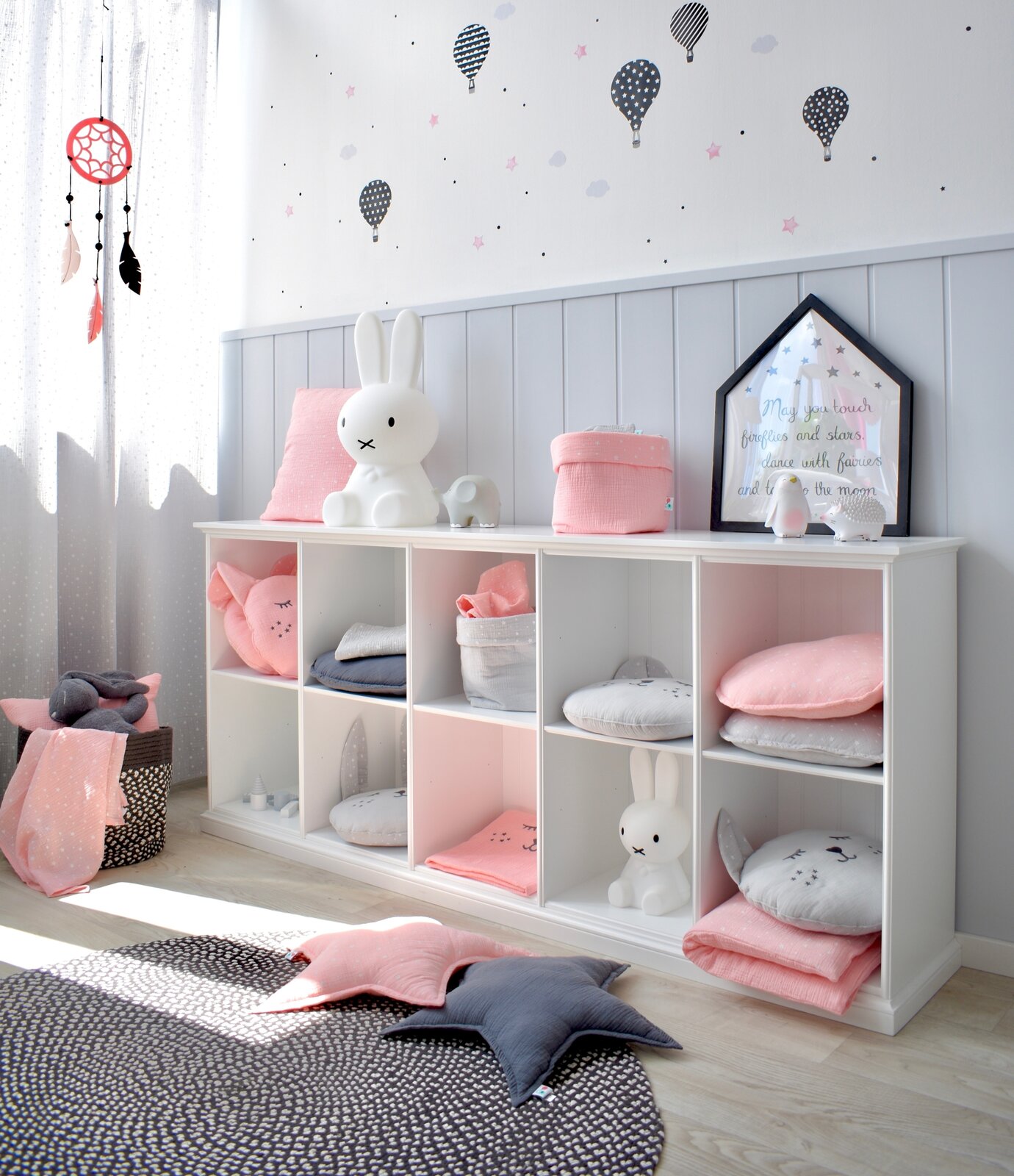 Babyzimmer in Rosa & Dunkelgrau online kaufen