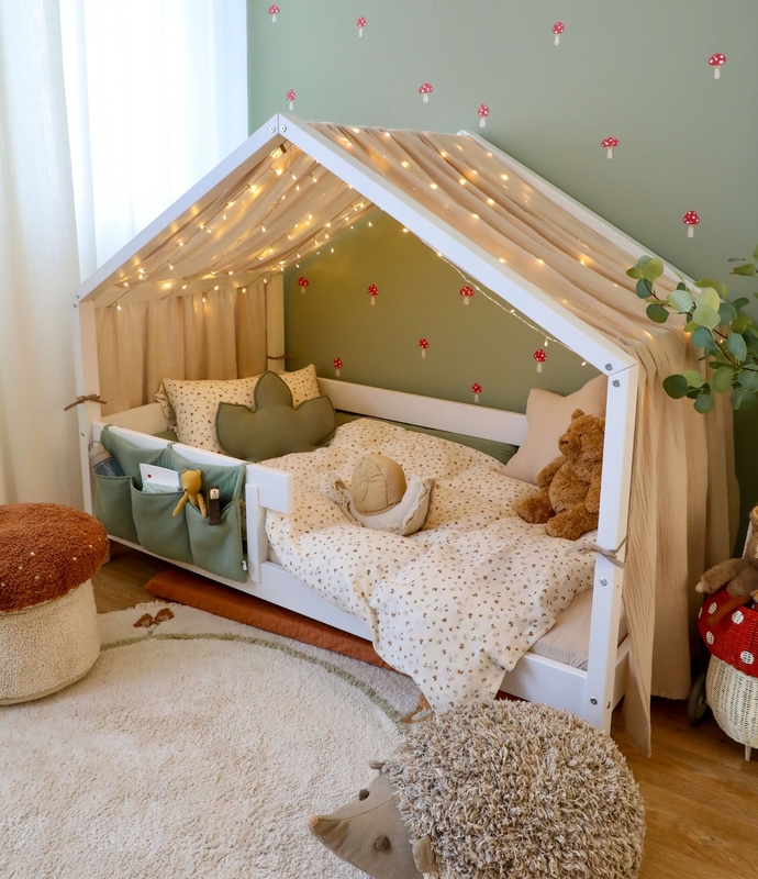Kinderzimmer mit Glückspilzen &amp; Walddeko in Beige/Grün