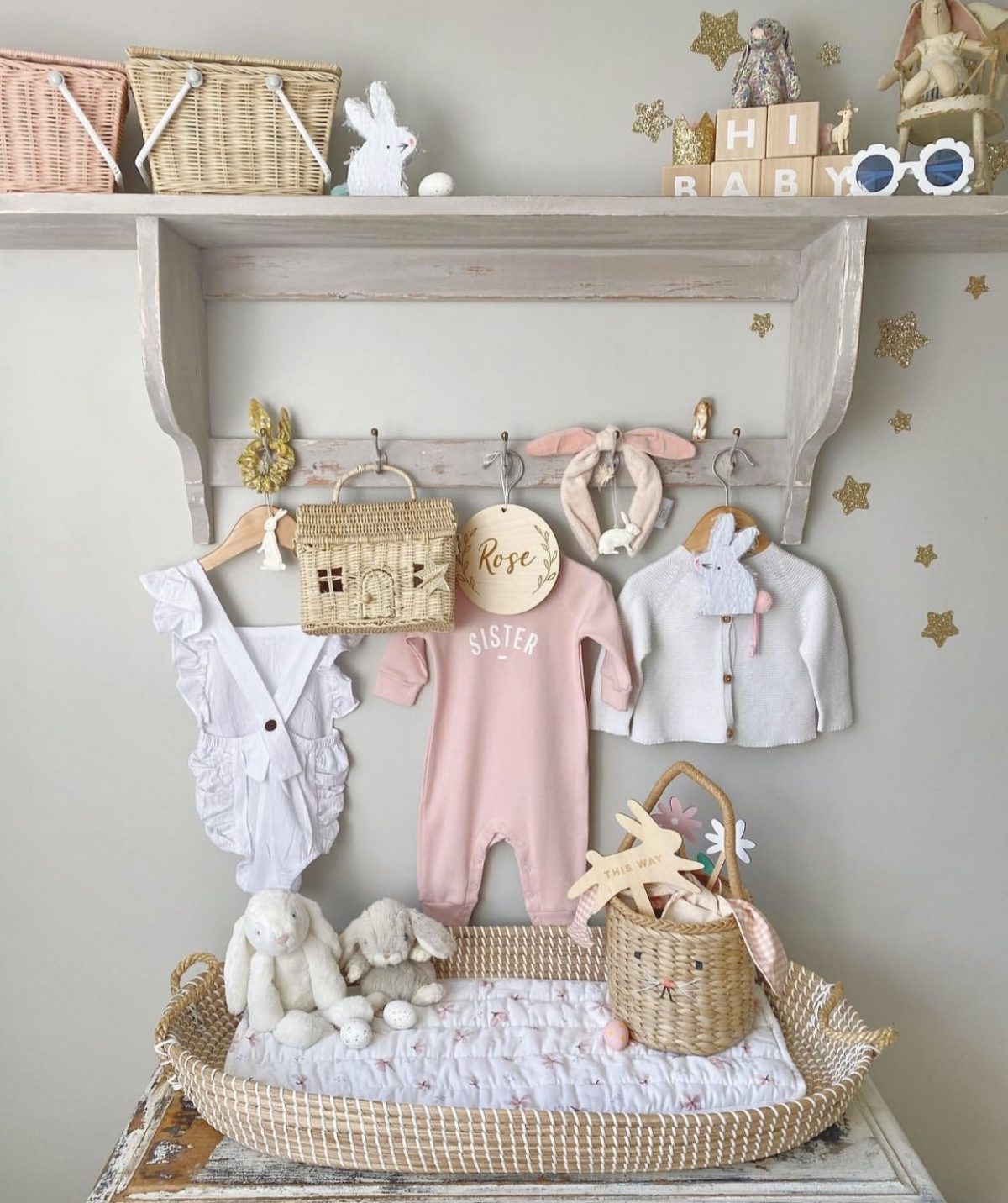 Baby Wickelecke mit Korbdeko im Boho Stil