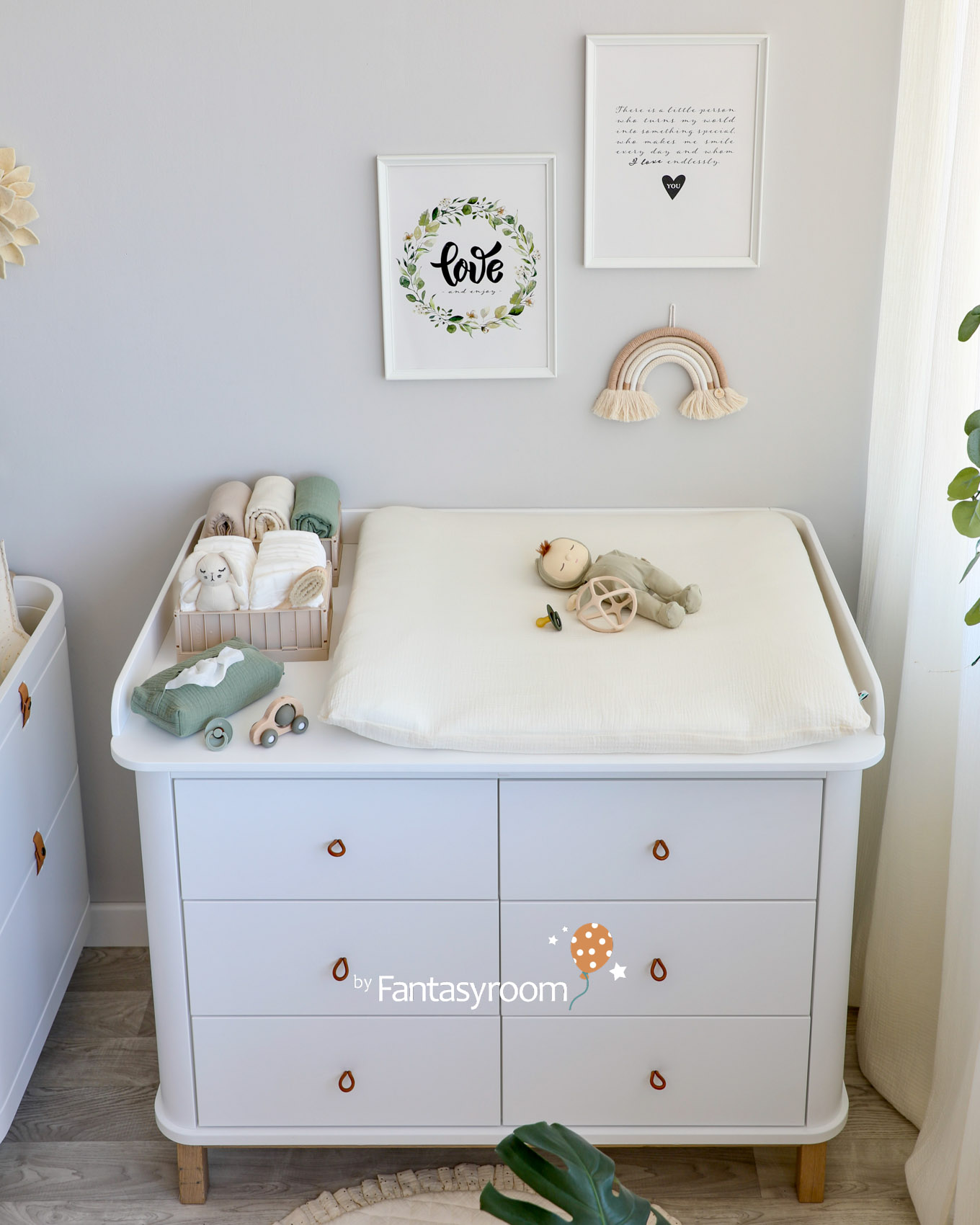 Breite Wickelauflage mit Stoffbezug aus Musselin