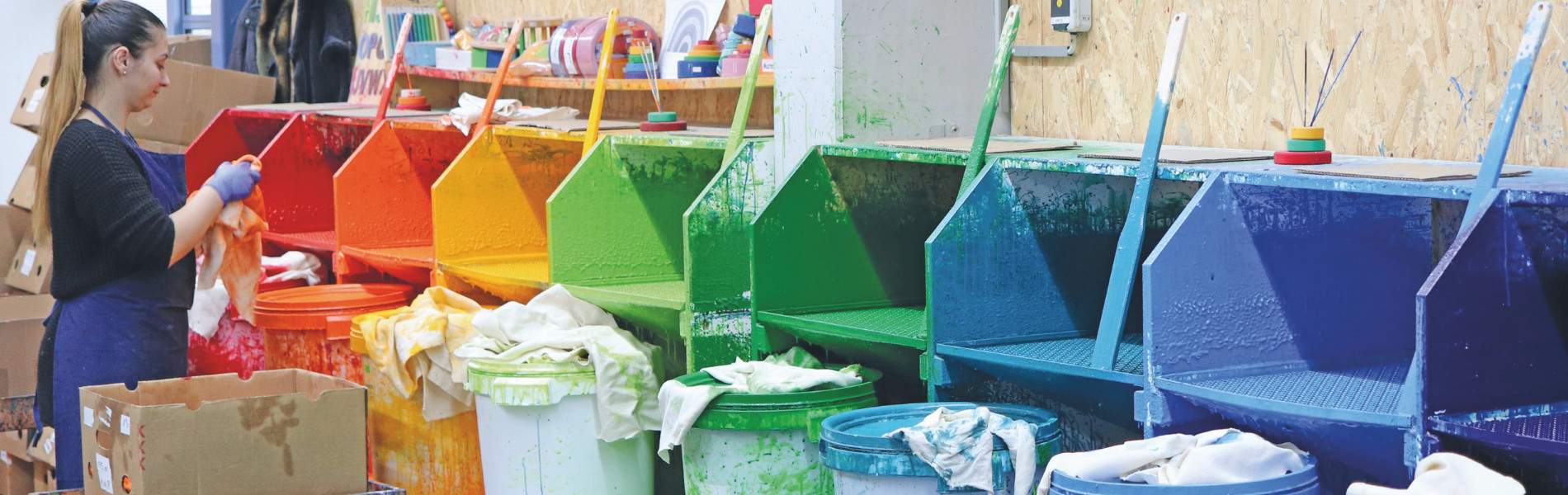 grimms-holzspielzeug-lasuren-handarbeit