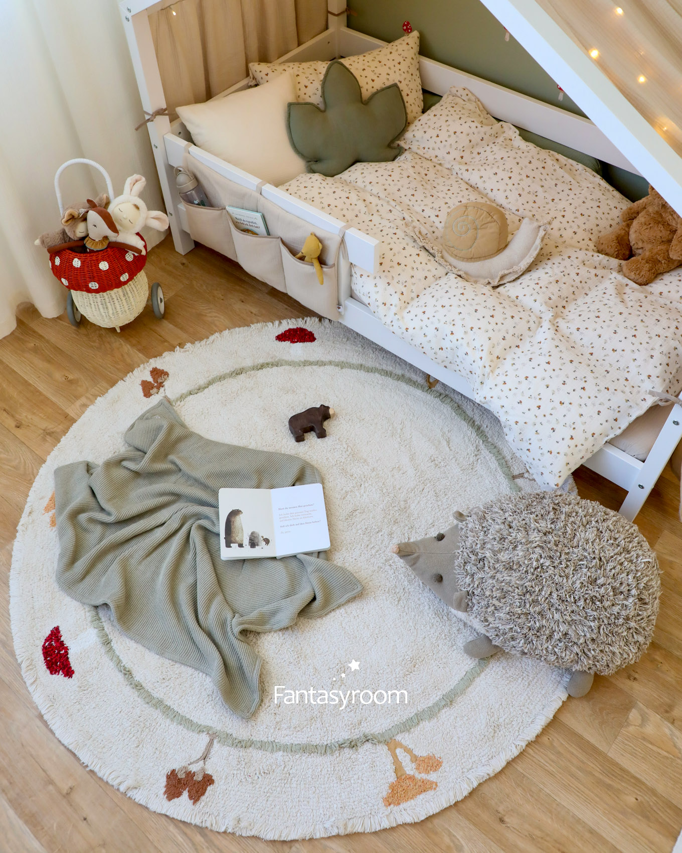 kinder-hausbett-kinderzimmer-beige-gruen-by-fantasyroom-2311-6Z8A3354