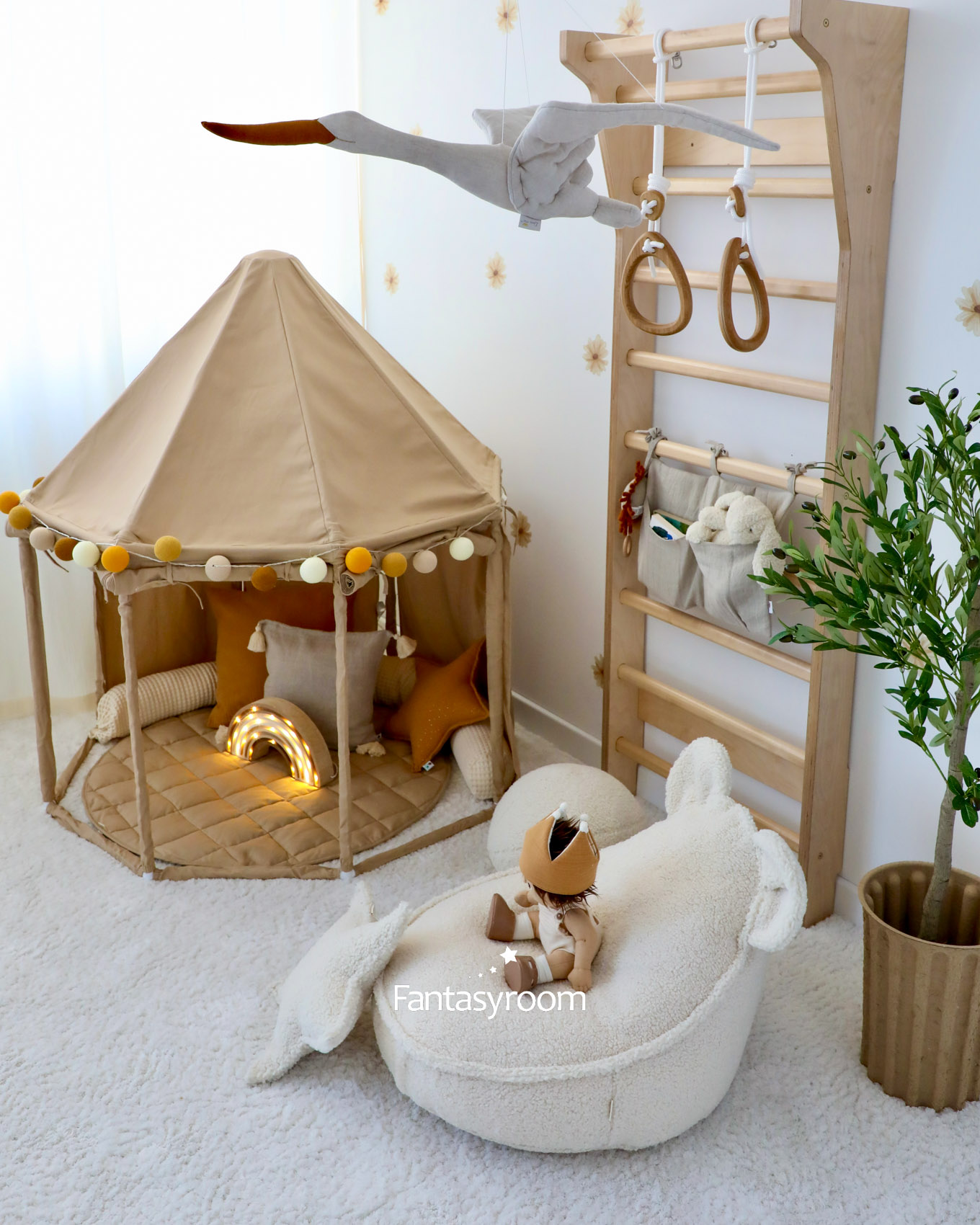 kinder-spielzimmer-beige-weiss-fantasyroom-2312-6Z8A3842