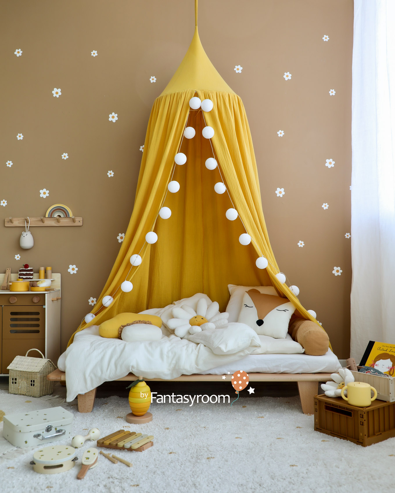 kinderbett-creme-senfgelb-blumen-wandsticker-dinki-balloon-fantasyroom-2304-6Z8A7841