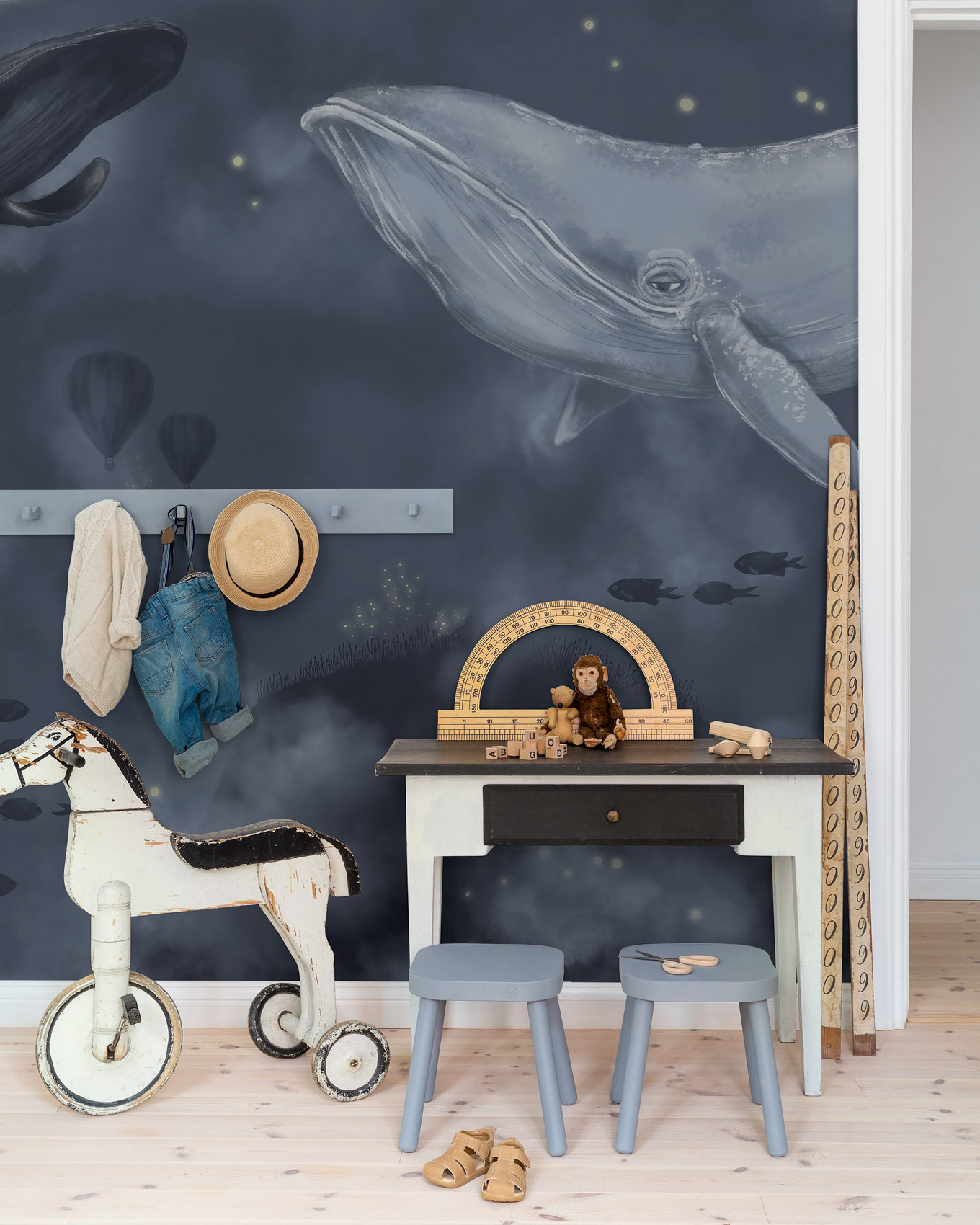 Kinderzimmer Fototapete in Dunkelblau mit Walen