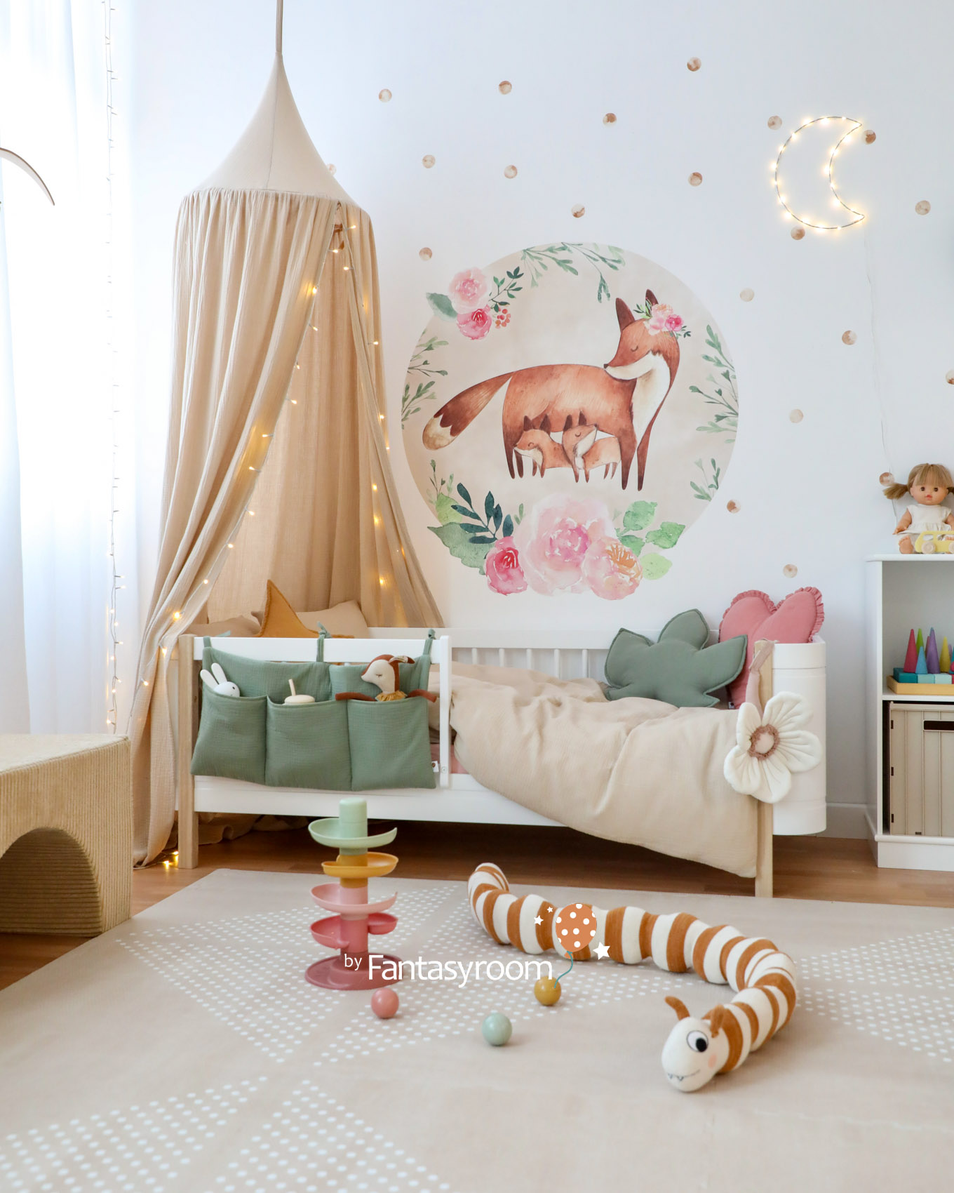 kinderzimmer-beige-gruen-fuchs-wandtattoo-2302-6Z8A4452-2