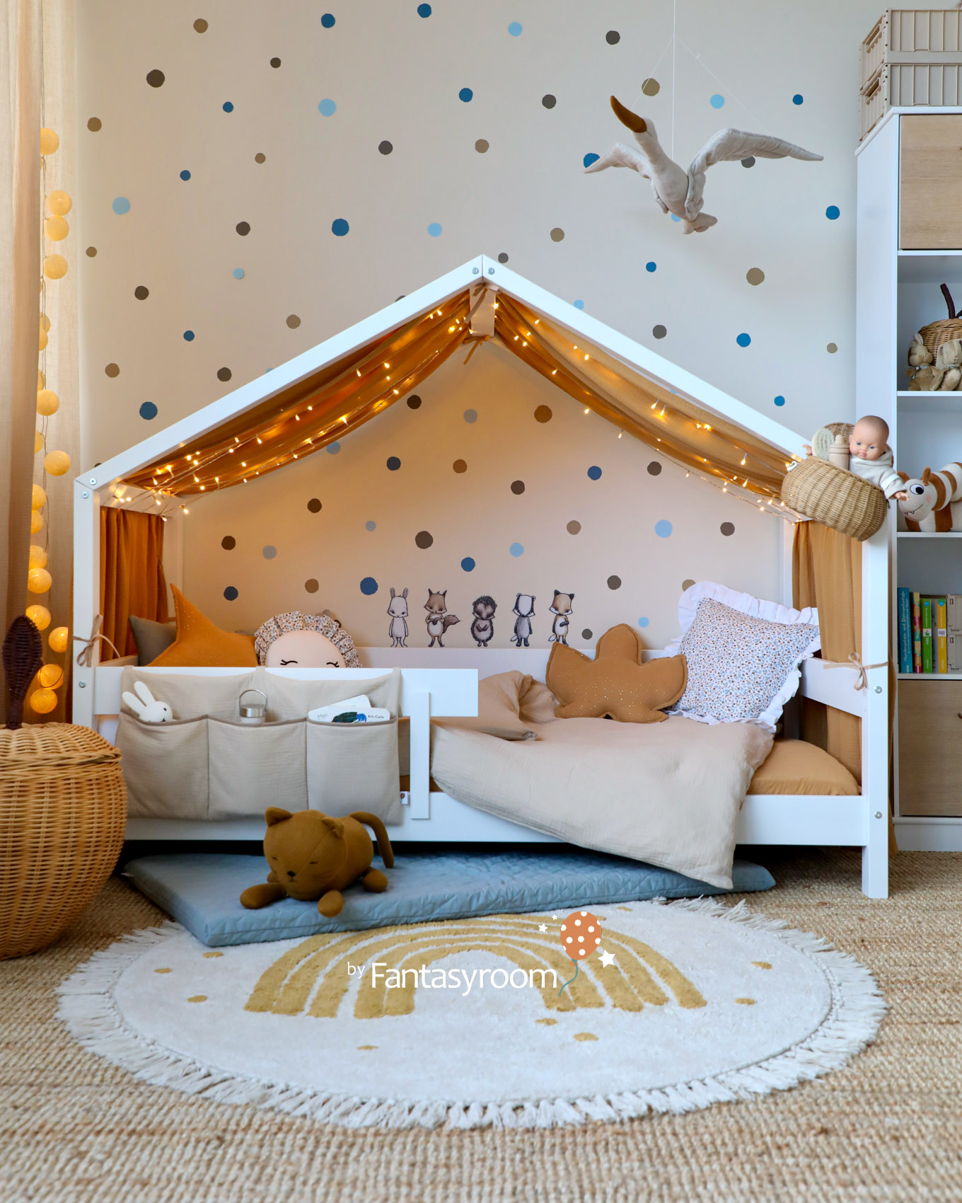 kinderzimmer-hausbett-creme-camel-dinki-balloon-2301-6Z8A2641