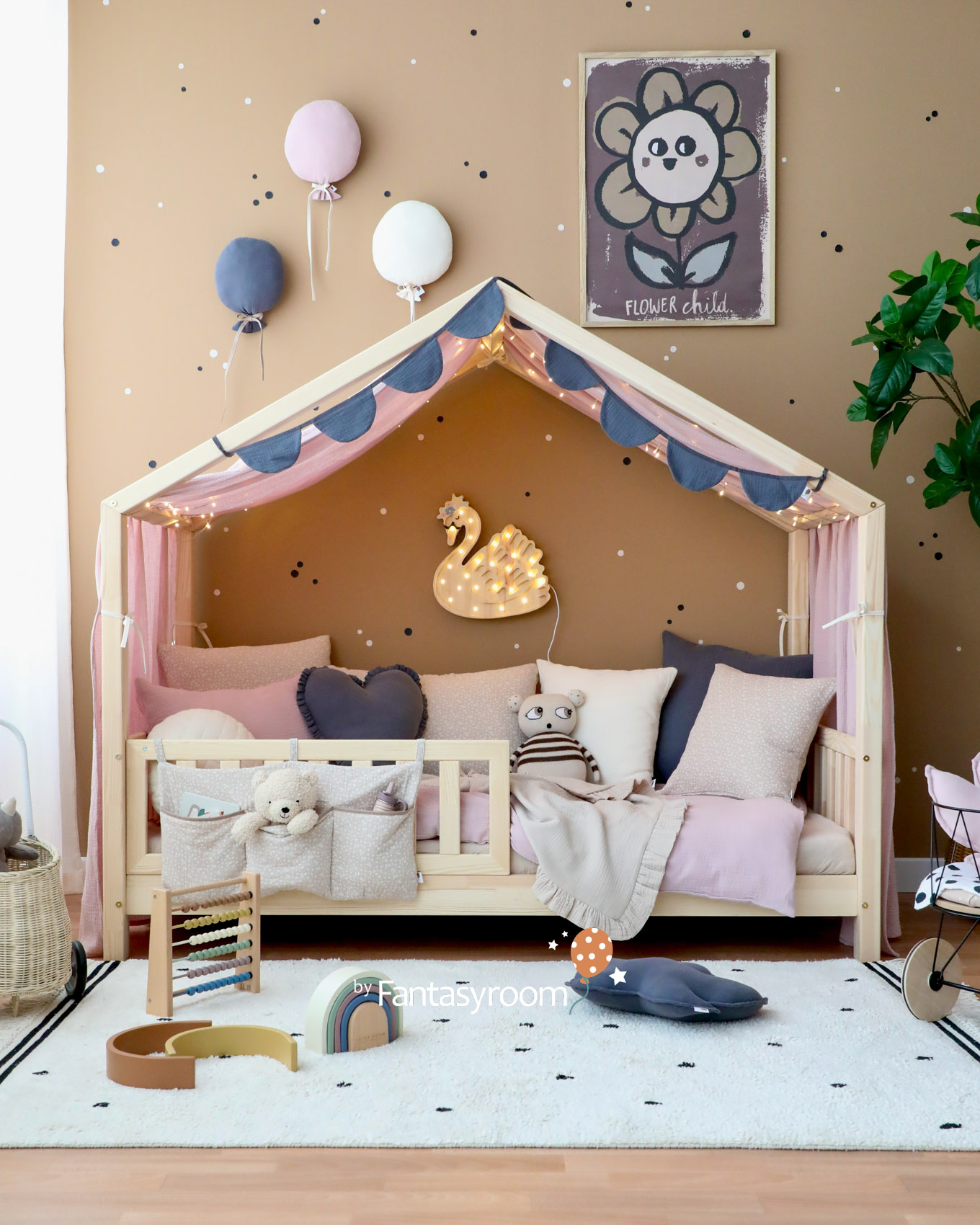 kinderzimmer-maedchen-hausbett-lila-grau-braun-dinki-balloon-2403-6Z8A8809-2