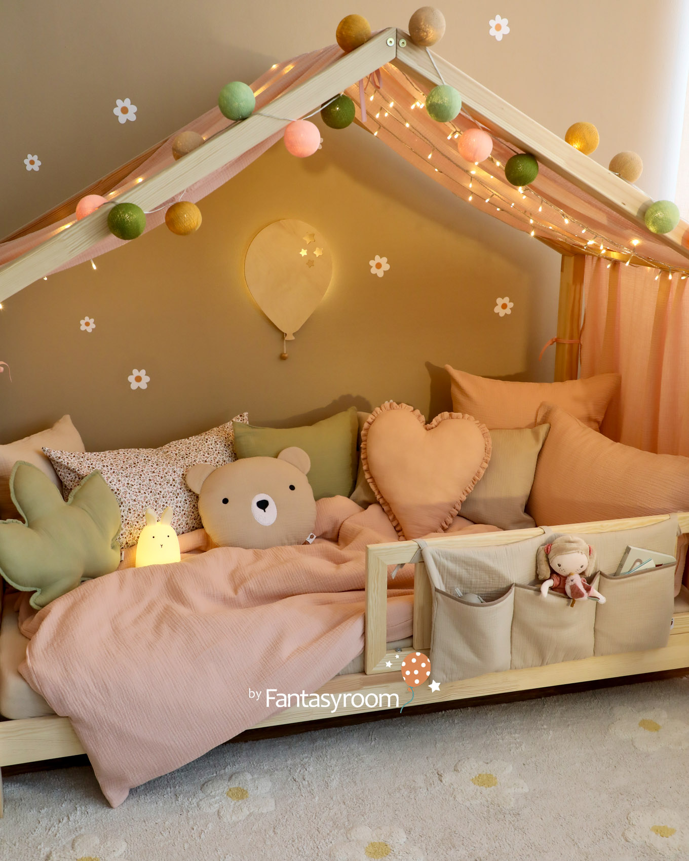 kinderzimmer-maedchen-hausbett-puderrosa-beige-gruen-dinki-balloon-2408-6Z8A0899-2