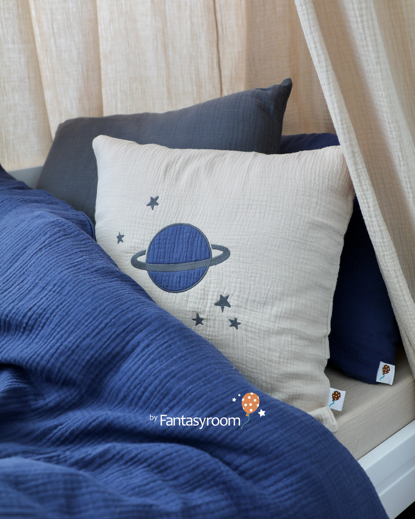 kinderzimmer-weltall-beige-blau-rostrot-fantasyroom-2306-6Z8A0346