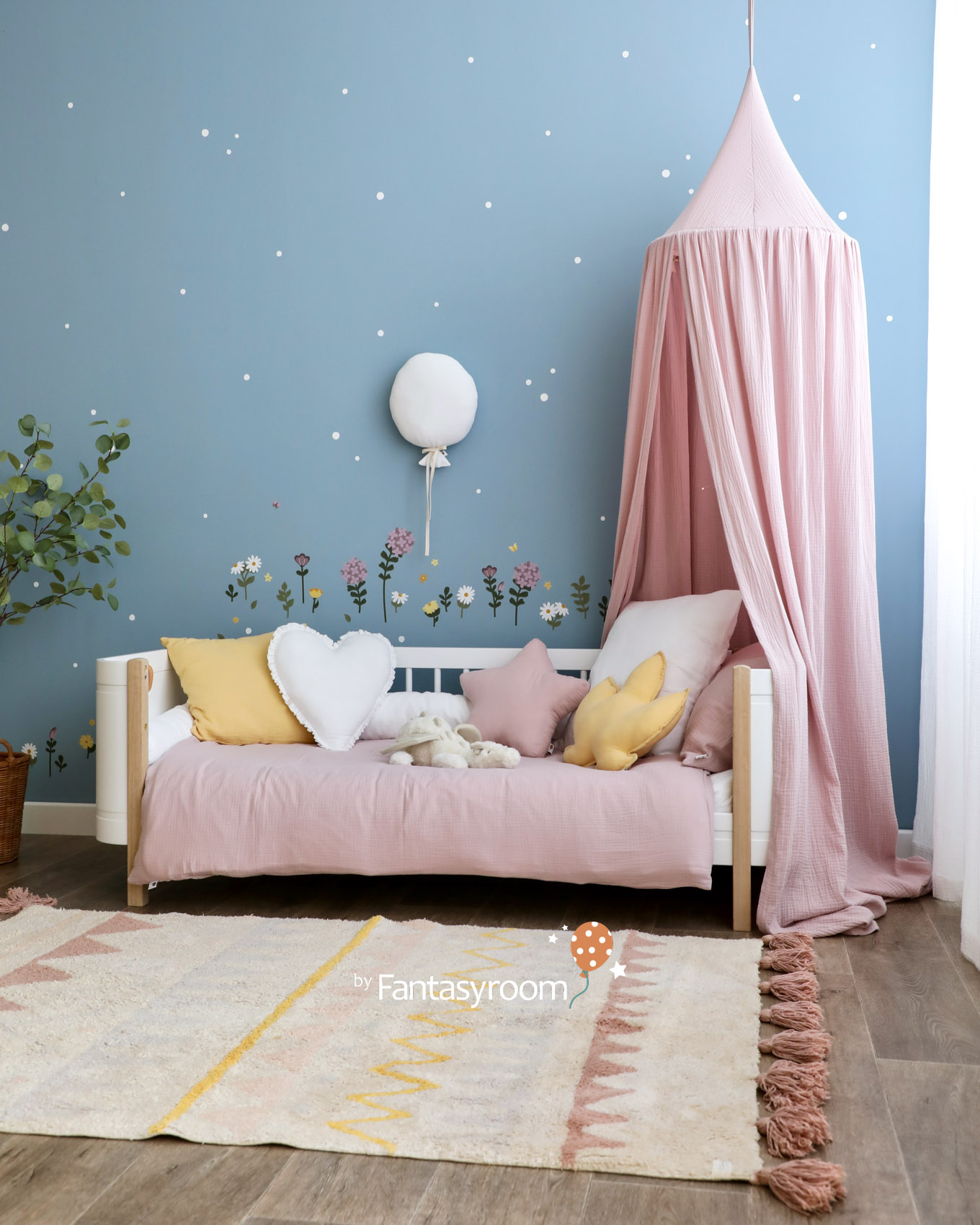 maedchen-kinderzimmer-blumen-lila-blau-dinki-balloon-2408-6Z8A1353-2