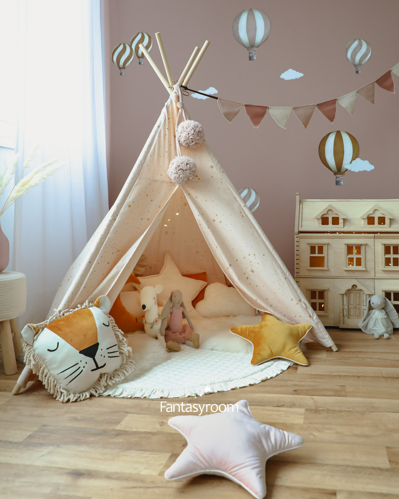 Kinder Spielecke mit Tipi, Kissen, Heißluftballons und Holz Puppenhaus